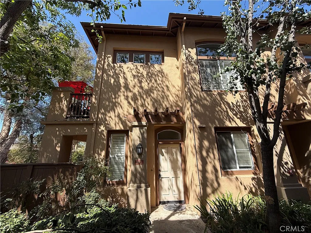 2 bed, 962 sqft, $3,400 — Photo 2