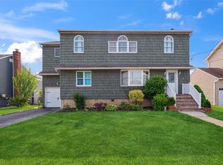 117 Ocean Ave, Massapequa Park, NY 11762