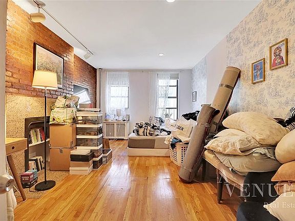 2nd image of 425 E 12th St #3D