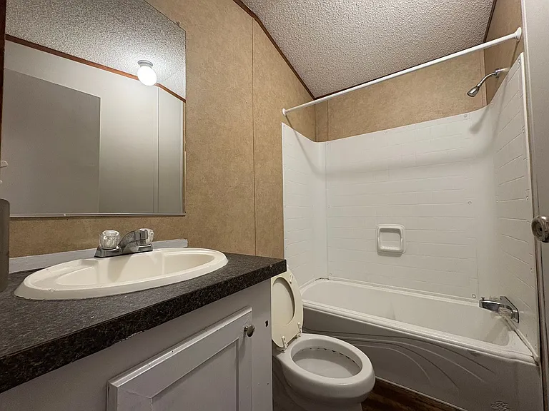 70 Henderson Rd — Photo 10