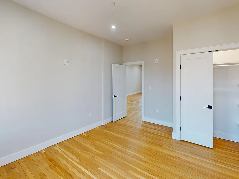 145 Sutherland Rd #3 — Photo 13