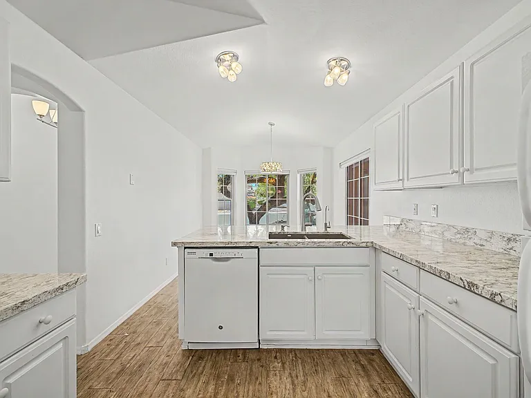 1211 N Jackson St — Photo 18