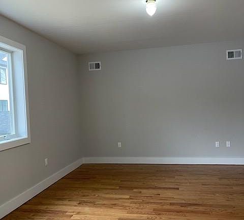 4th image of 40 Prall Ave #3