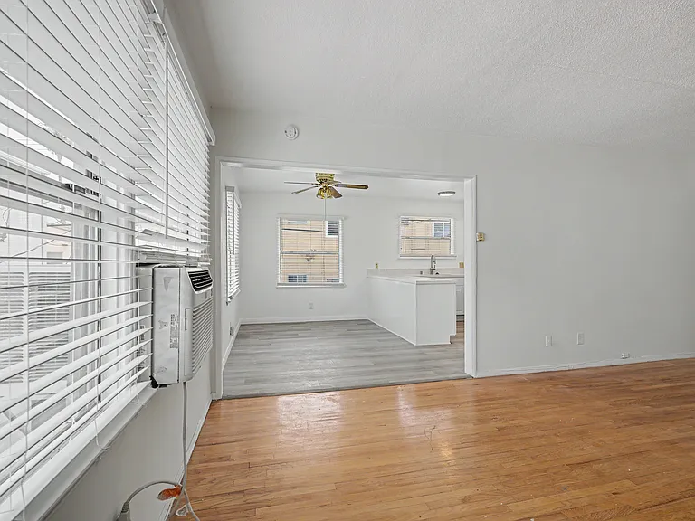 1037 N Curson Ave #4 — Photo 8