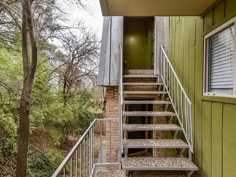 620 S 1st St #313 — Photo 14