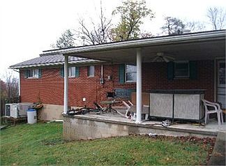 3rd image of 3511 Brenda St