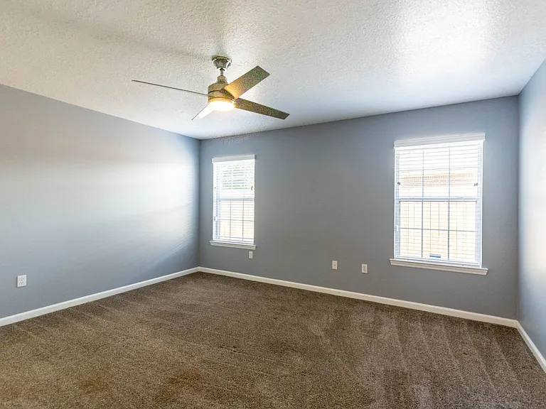 15231 Shadow Creek Dr — Photo 6