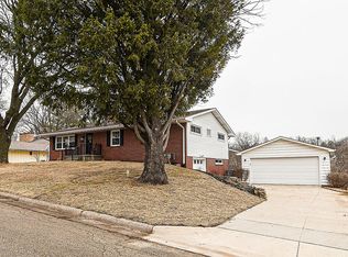 430 Moore Hts, Dubuque, IA 52003