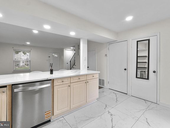 5th image of 12 Coats Bridge Pl #2-F