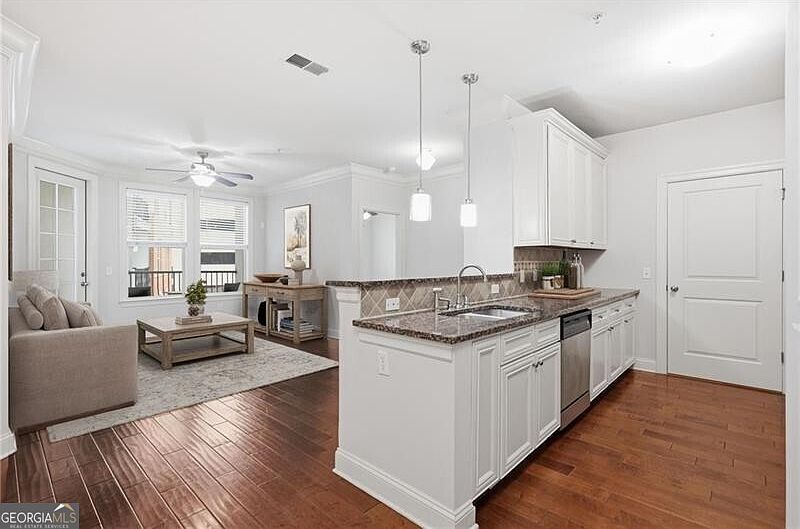 1st image of 901 Abernathy Rd APT 3080