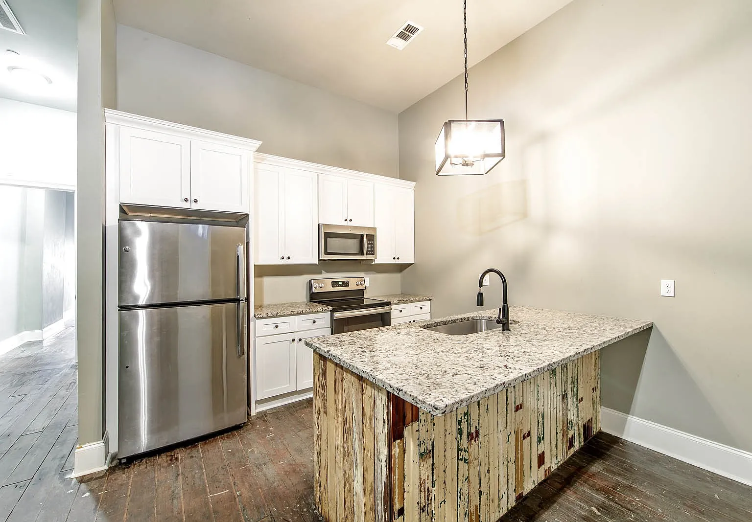 1 bed, 867 sqft, $1,095 — Photo 1
