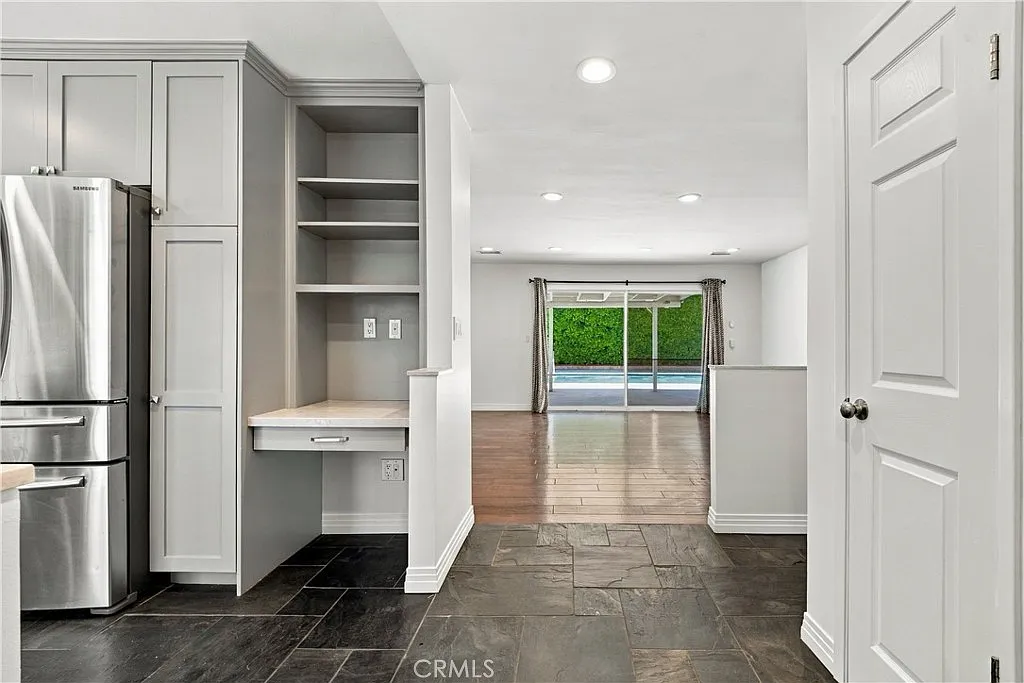3 bed, 1470 sqft, $4,295 — Photo 3