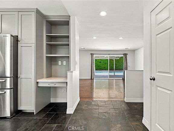 3rd image of 9713 Geyser Ave
