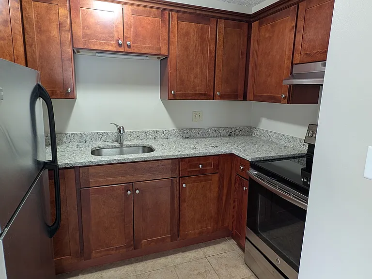34 Central St #6 — Photo 1