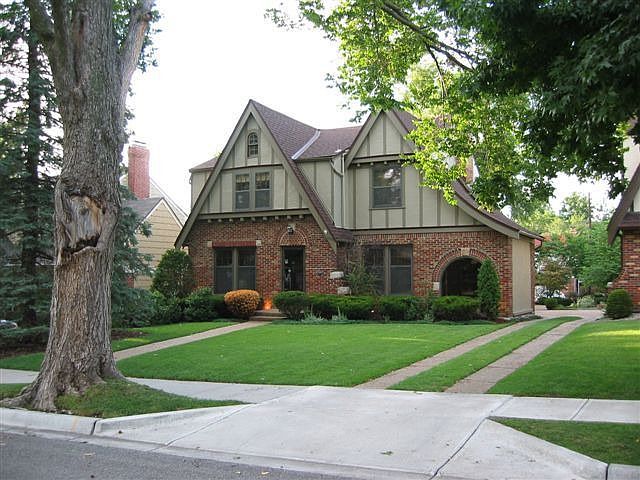 Front w/o new brick patio and walk