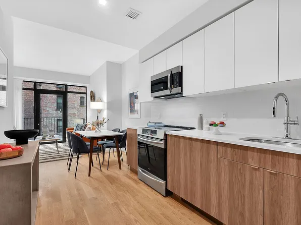 30-38 29th St #7A, Astoria, NY 11102
