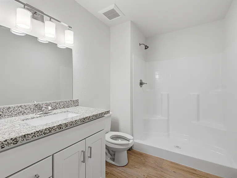 533 W Gurley St #4 — Photo 7