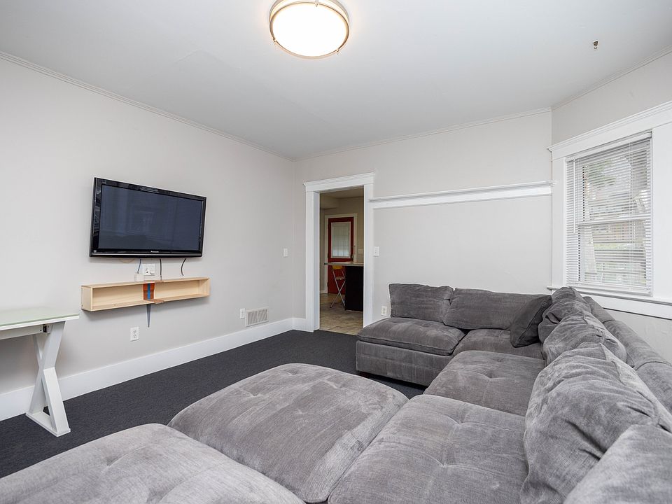 1st image of 727 Oakland Ave APT 1