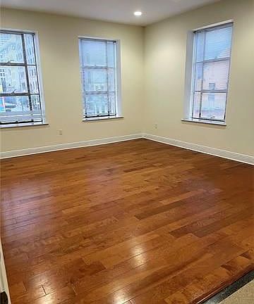 2nd image of 703 Carondelet St #301