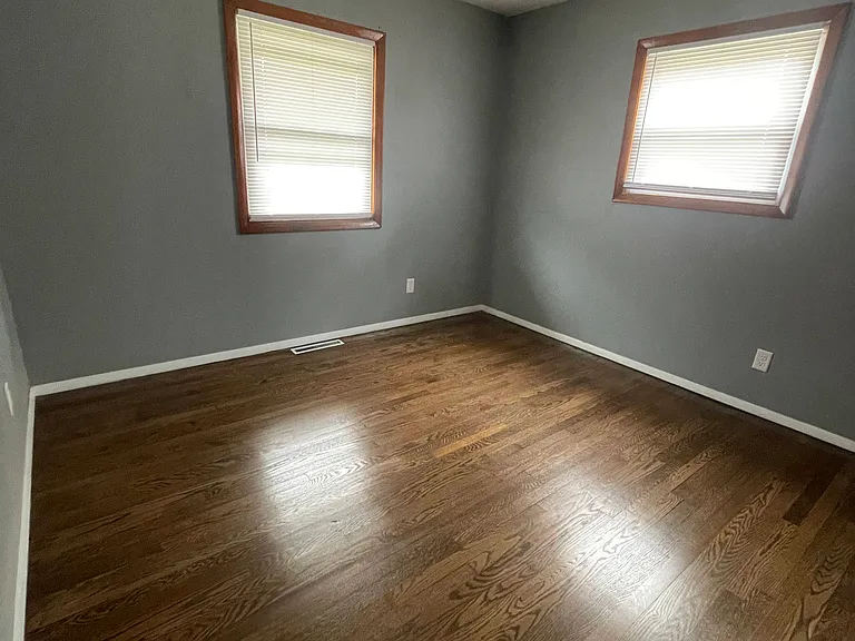 20 Yates St — Photo 10
