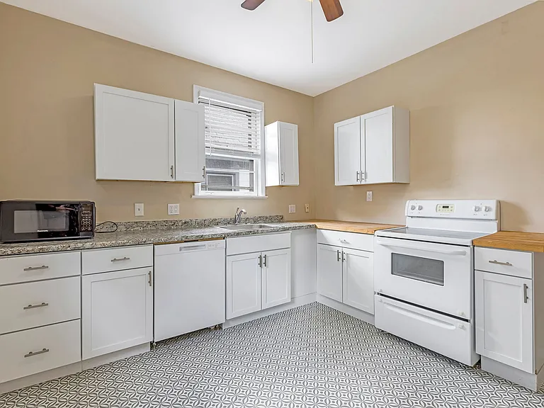 1709 Sherman Ave #2 — Photo 6