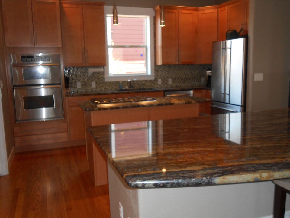 Counter Height Eat In