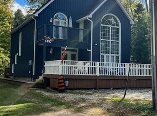 1497 Shore Ln, Wasaga Beach, ON L9Z 1X3