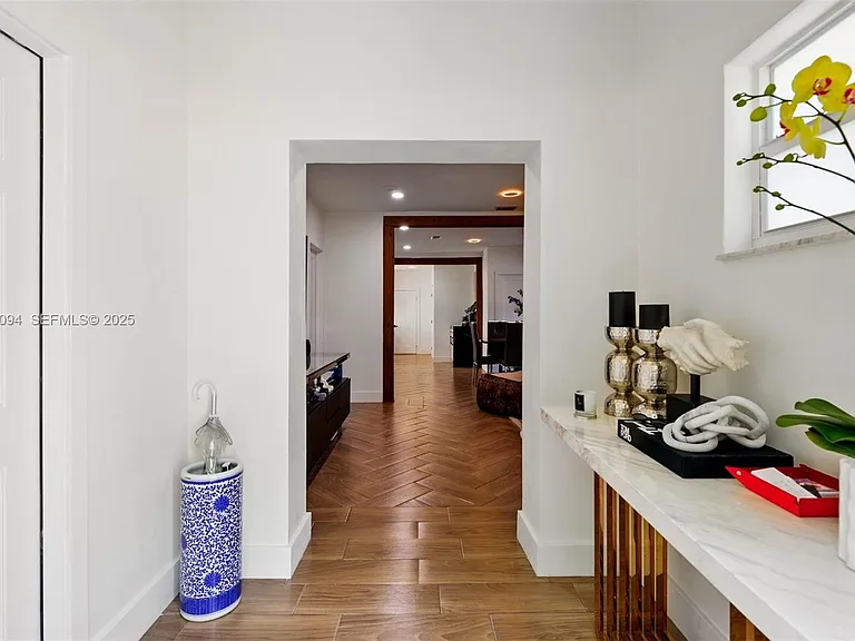 1363 Biarritz Dr — Photo 15