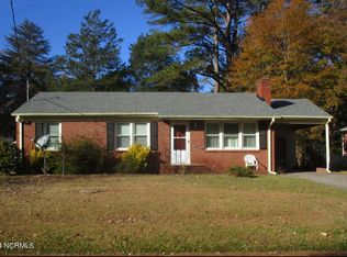 2407 Umstead Ave, Greenville, NC 27858