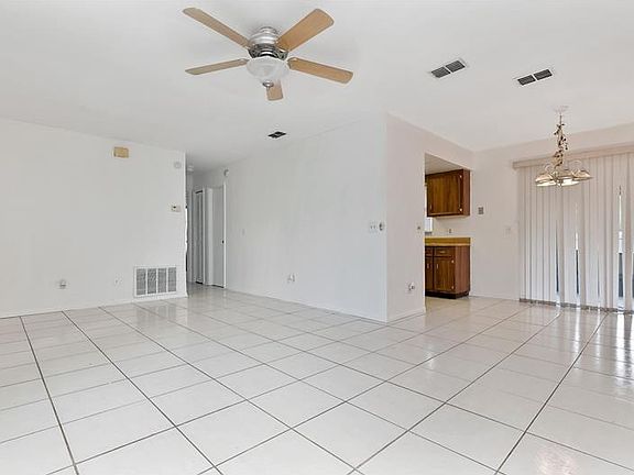4th image of 7353 Moss Grove Cir #2