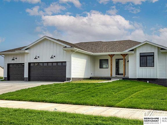 2nd image of 5107 Helwig Ave