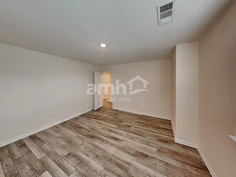 1126 Treeta Trl — Photo 19