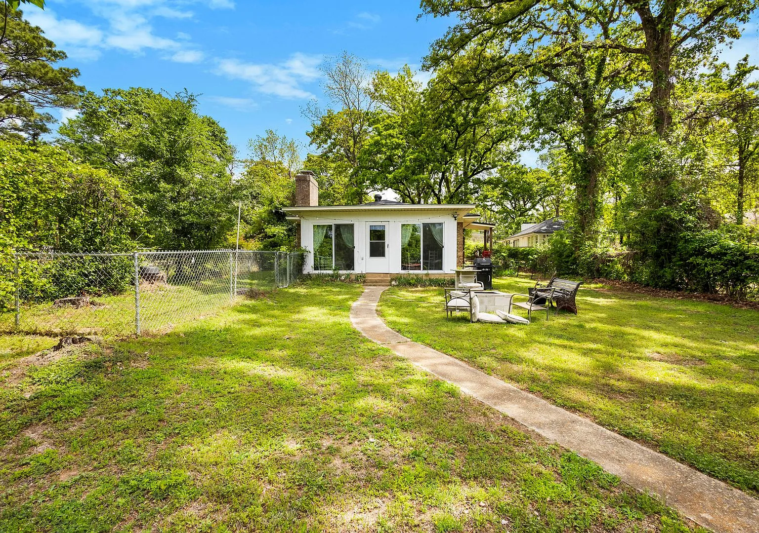 111 Island Park Drive — Photo 4