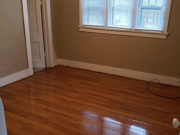 2nd image of 2120 Sanford St #2