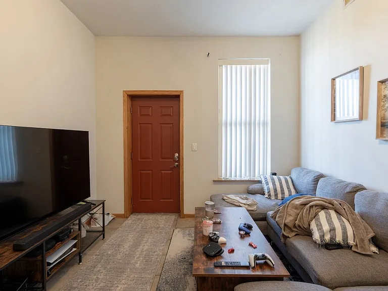 1337 W Huron St #3R — Photo 5