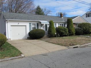 73 Erie St, Providence, RI 02908