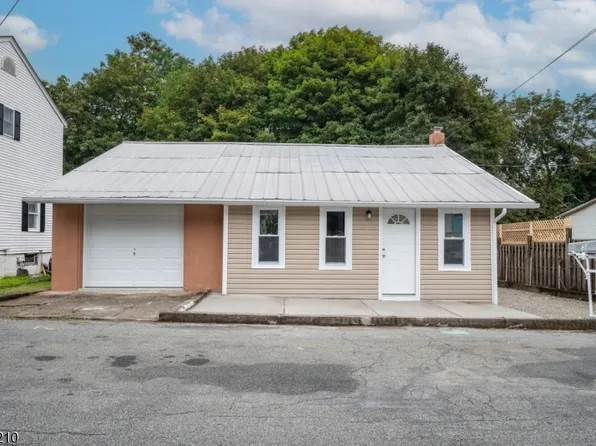 5 Avenue A, Ogdensburg, NJ 07439