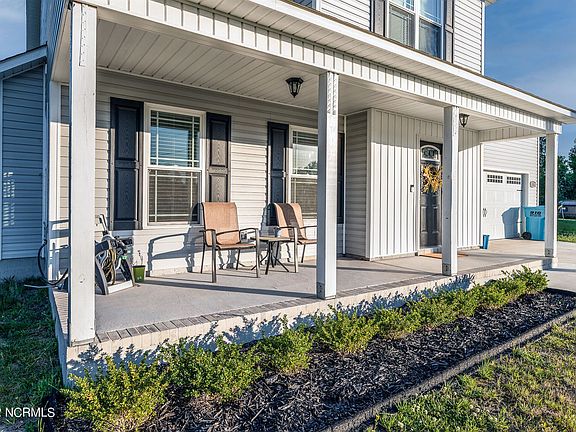 3rd image of 306 Buckeye Ct S