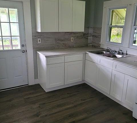 4th image of 316 1/2 Main St
