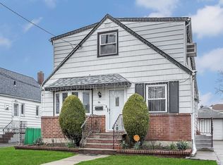96 Carroll Ave, Valley Stream, NY 11580