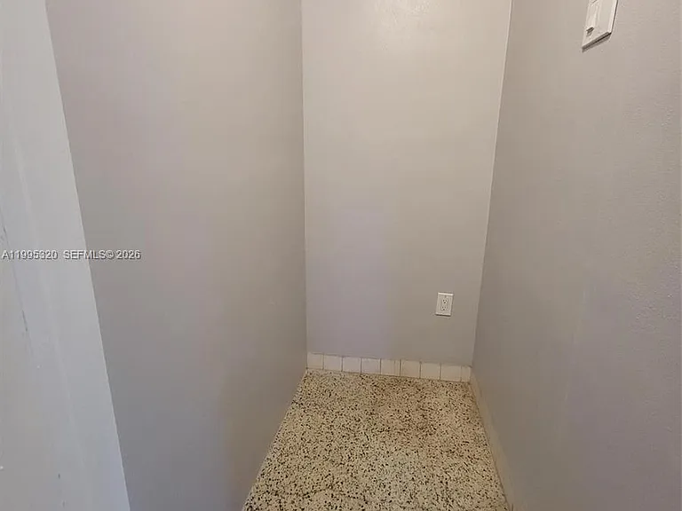 200 SE 3rd St #2 — Photo 5