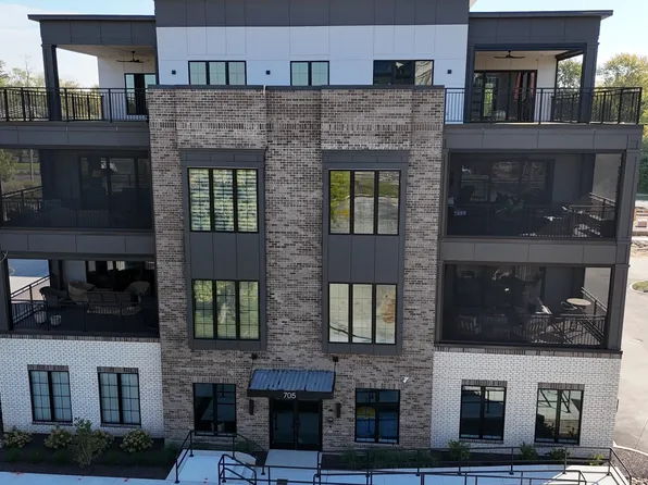 716 Pawnee Rd #300, Carmel, IN 46032