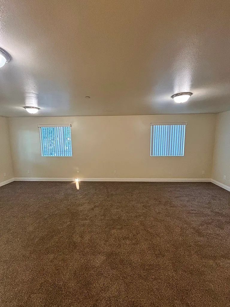 5 bed, 1885 sqft, $4,000 — Photo 4