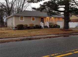 147 Weeks Rd, North Babylon, NY 11703