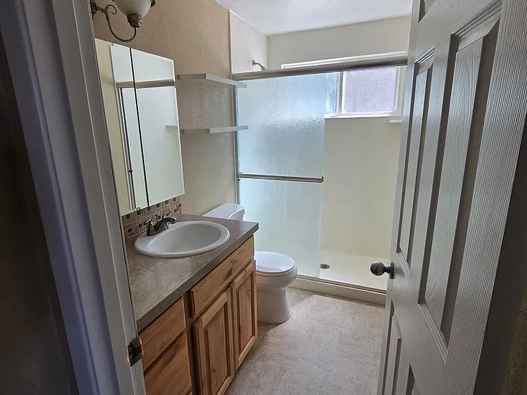 1715 Center Ave #15 — Photo 79
