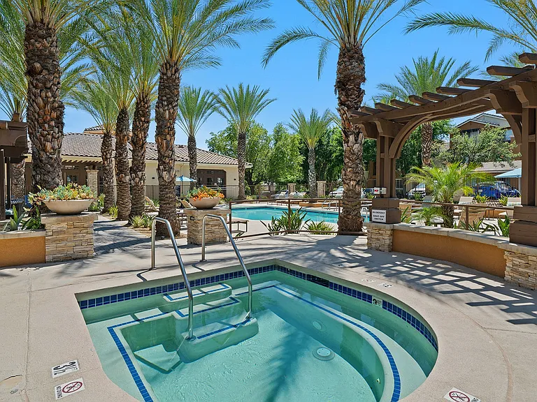Hills of Valencia Apartments — Photo 10