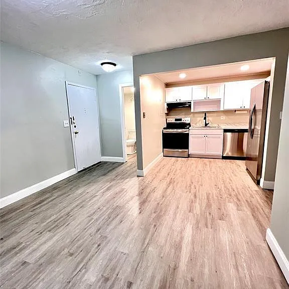 7000 NW 17th St #109 — Photo 11
