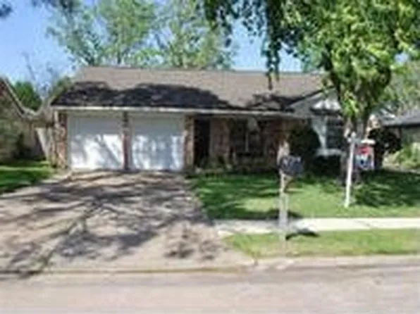 12106 Scottsdale Dr, Meadows Place, TX 77477