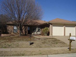 6445 Ridglea Dr, Watauga, TX 76148