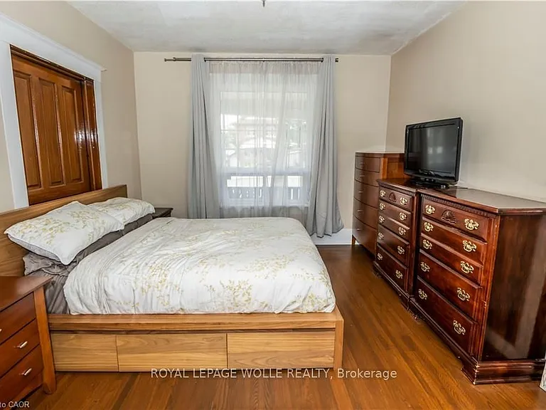 408 Wellington St N #2 — Photo 3